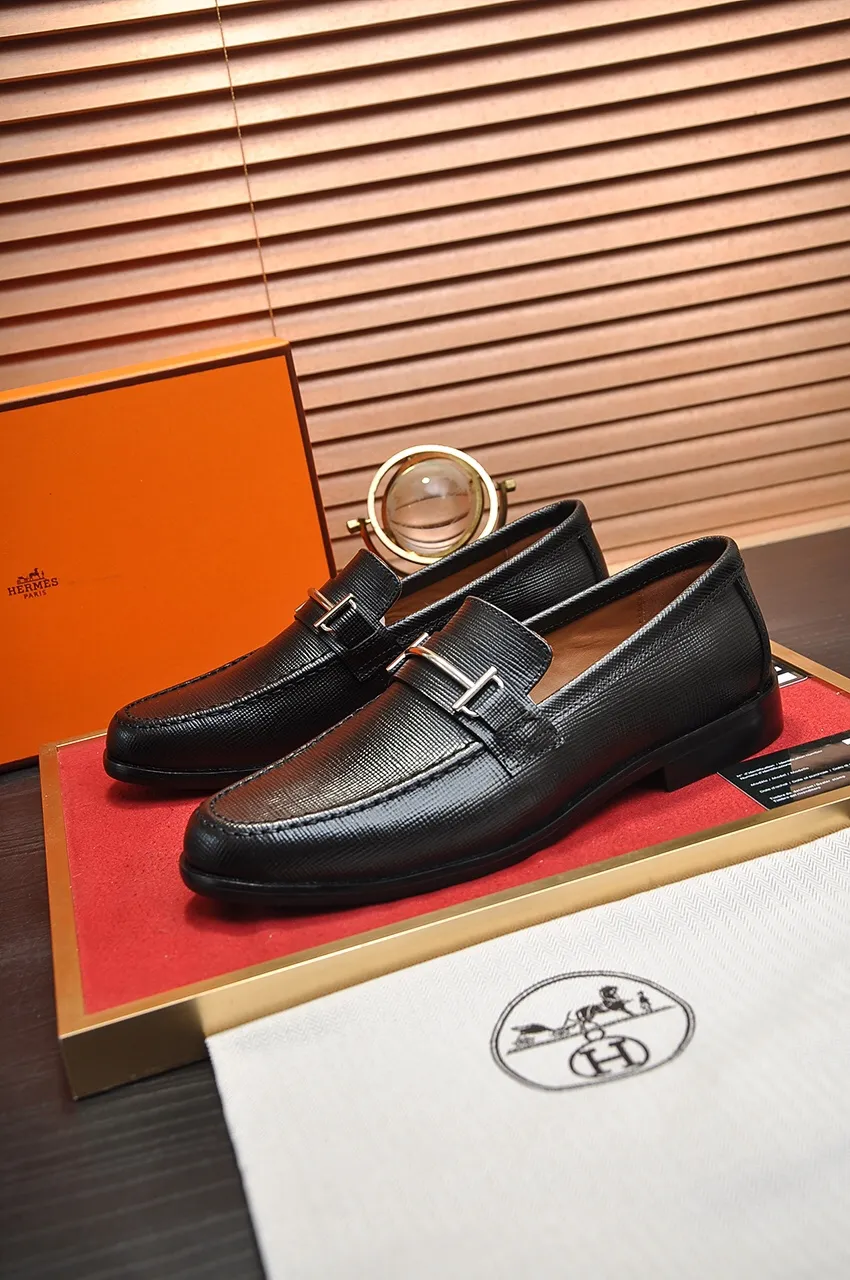 Men's shoes💰460💶[HERMES] (sheepskin lining)🍀Italian top luxury🍀He does not pursue novel styles and gorgeous colors, but attracts the favor of successful men with his flawless, elegant and classic style. Formal leather shoes This very comfortable, simple and stable style allows you to easily match any style! The pattern is absolutely 1:1 refined from the original case, and we strive for excellence in materials, imported cowhide + sheepskin lining💪💪💪extraordinary texture👍! .Black Brown Size: 38-45 (45 customized)